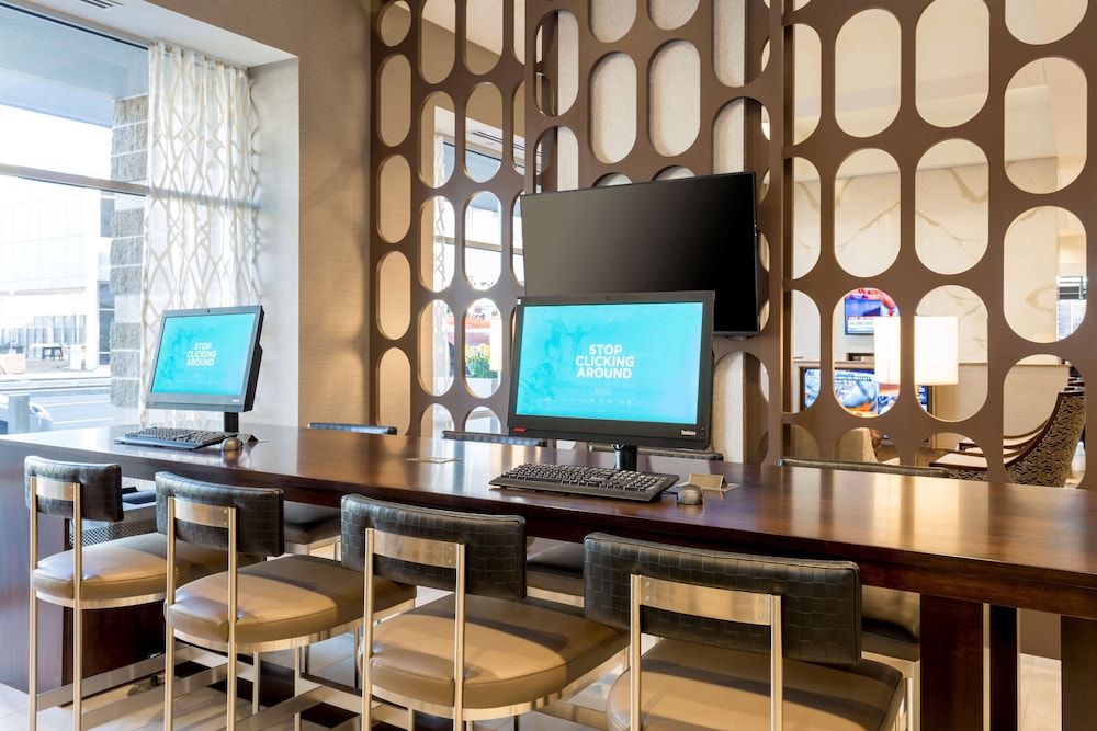 DoubleTree by Hilton Evansville - photo 70