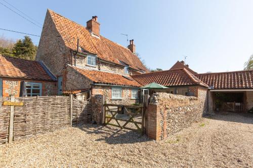 Lavender Cottage — 4-Star Luxury Hotel in None, United Kingdom