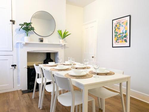 Stylish 3 bedroom home in Canterbury City Centre Superb Location — 4-Star Luxury Hotel in Canterbury, United Kingdom