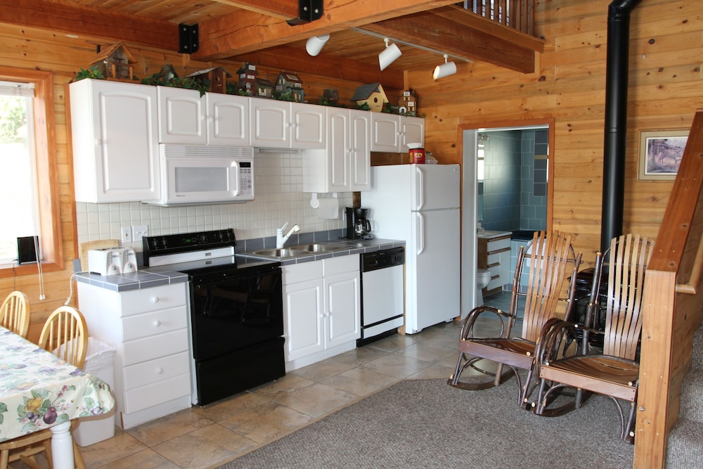 Lakeside Resort and Motel - photo 23