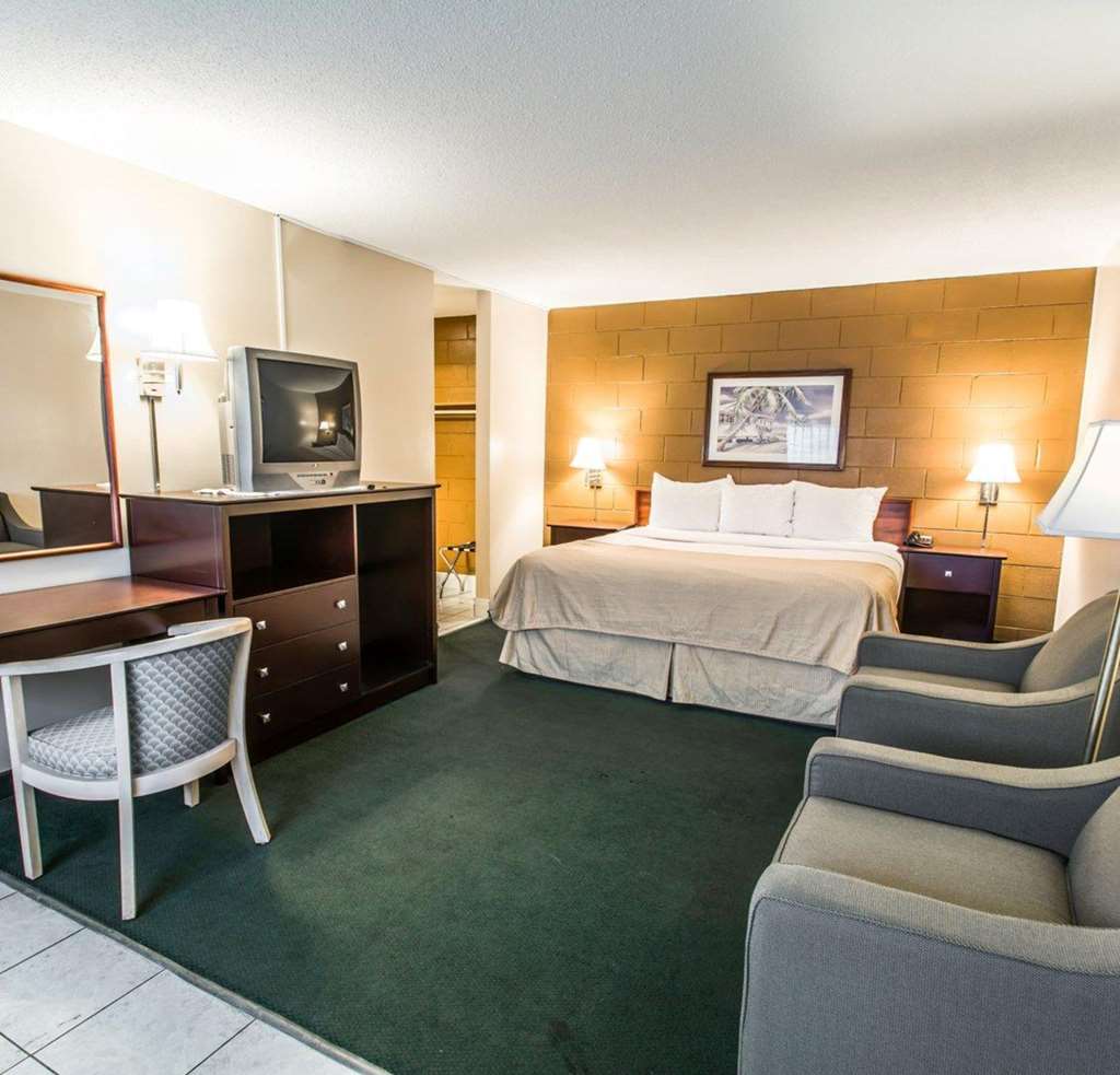 Econo Lodge Cocoa Beach near the Port - photo 19