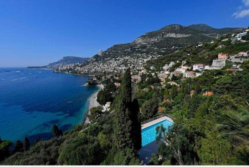Grand Bleu Appartamento Vista Mare E Monaco — hotel in Roquebrune-Cap-Martin