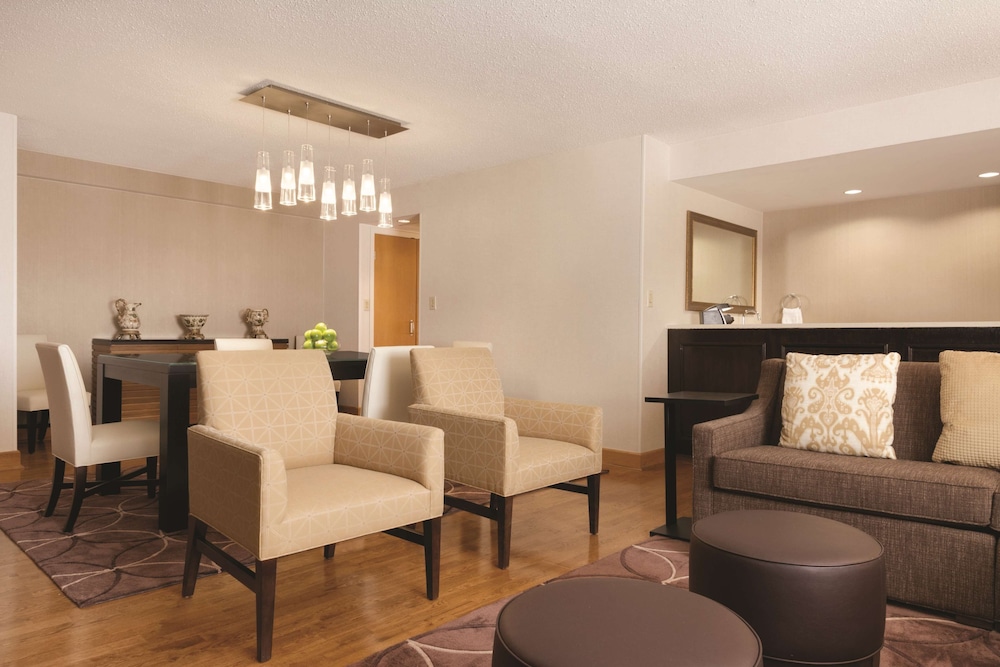 Embassy Suites Greenville Golf Resort & Conference Center - photo 12