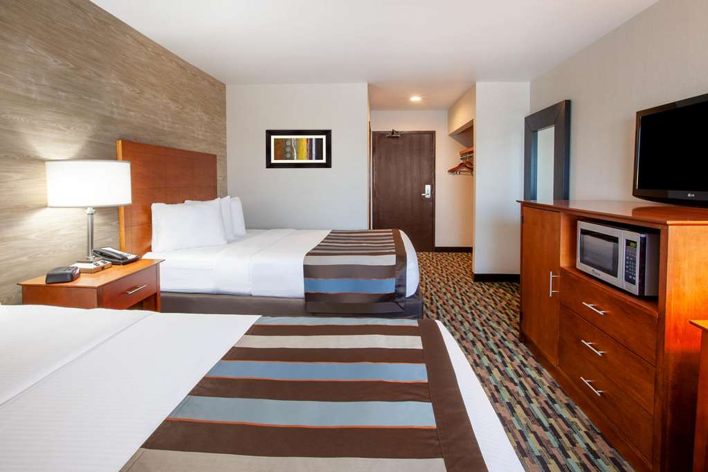 Wingate by Wyndham Detroit Metro Airport - photo 20