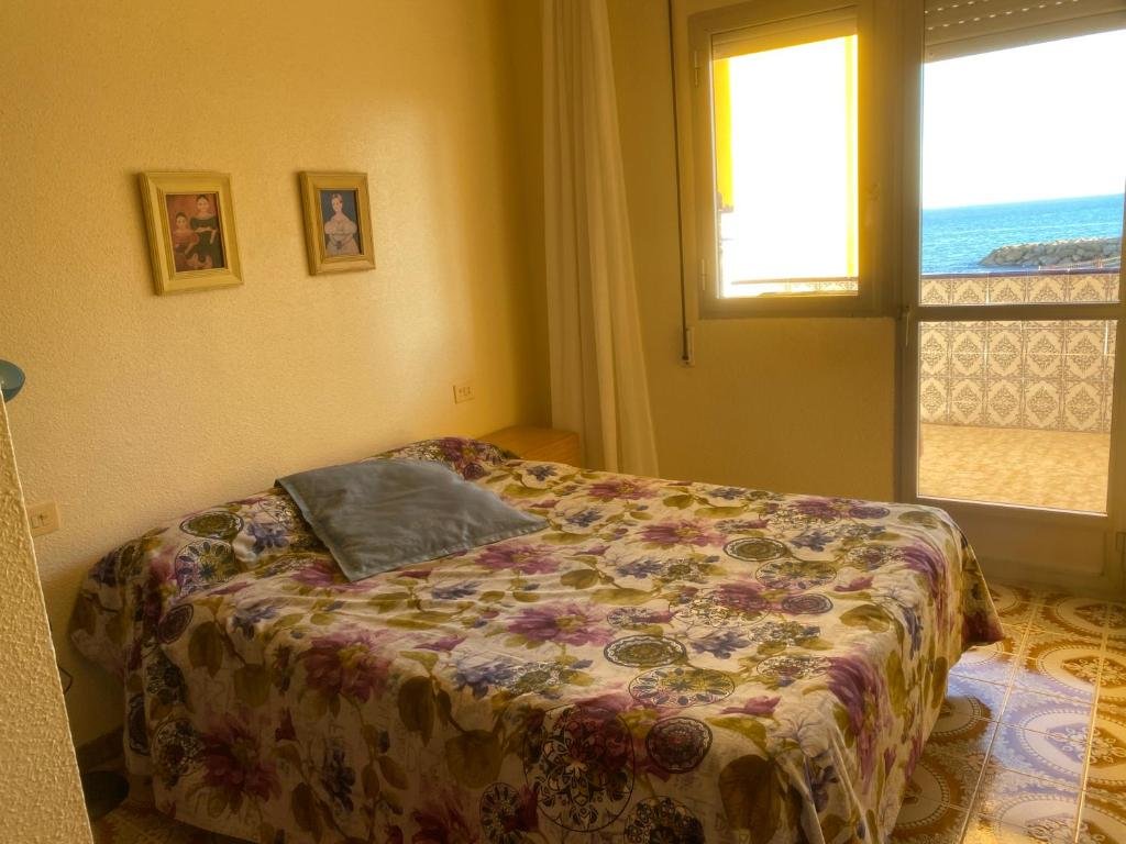 1era linea de playa VILLA MARGARET Cullera Marenyet — 4-Star Luxury Hotel in Cullera, Spain