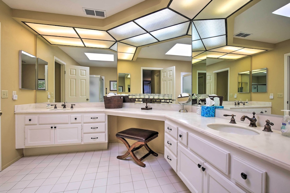 Golf Resort Getaway w Pool Access in Palm Desert - photo 9