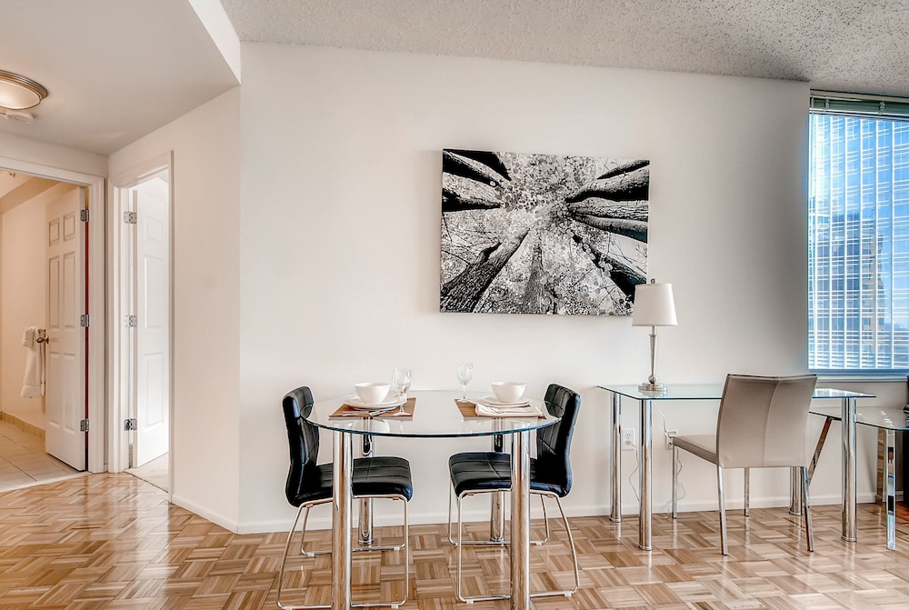 Global Luxury Suites at Exchange - photo 6