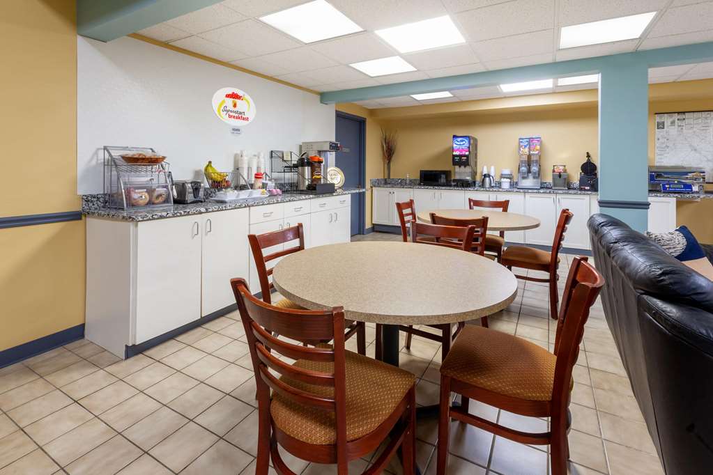 Super 8 by Wyndham Newcomerstown - photo 42