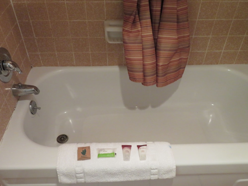Royal Crest Motel - photo 21