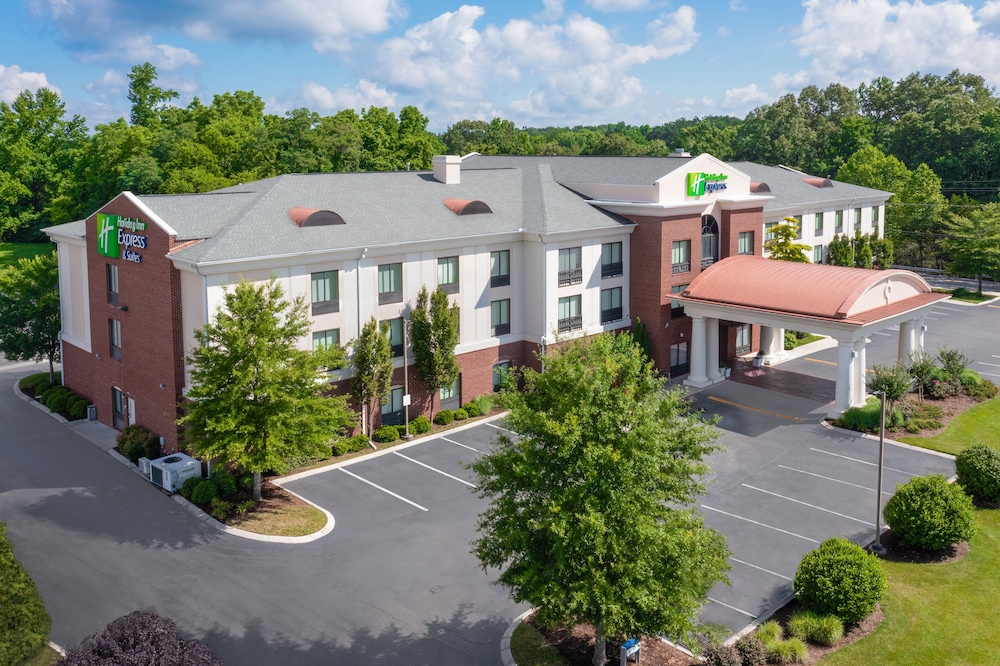 Holiday Inn Express Hotel & Suites Tullahoma by IHG - photo 42