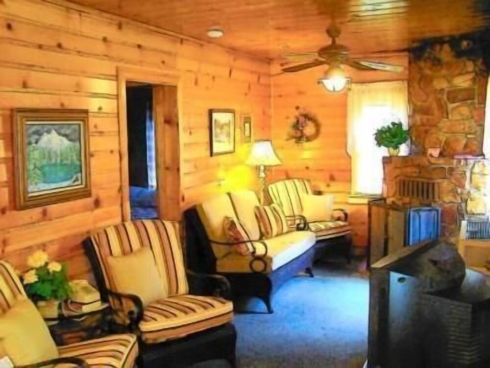 Golden Bear Cottages - photo 25