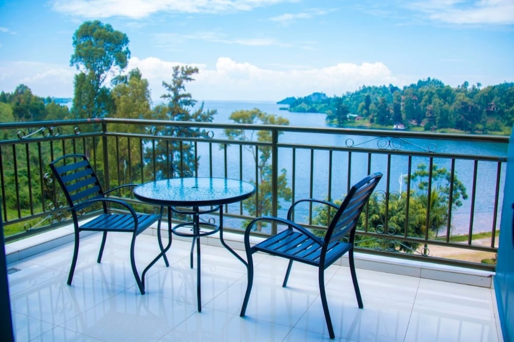 Deluxe Double Room With Stunning View on the Lake in Kibuye, Rwanda