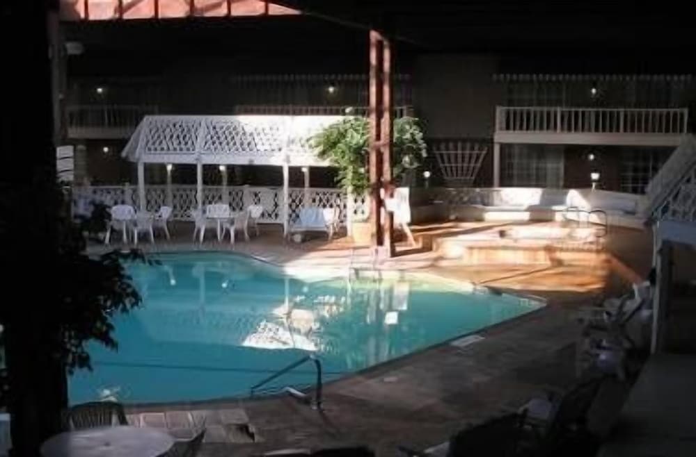 Sturbridge Host Hotel & Conference Center - photo 15