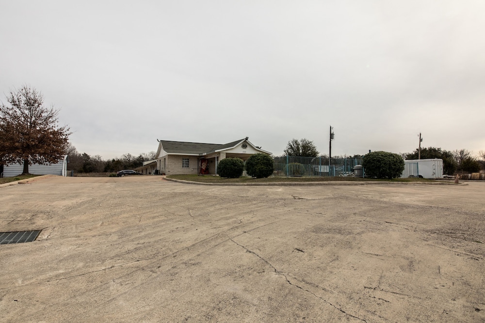 OYO Hotel Decatur TX Hwy 287 Northwest - photo 29