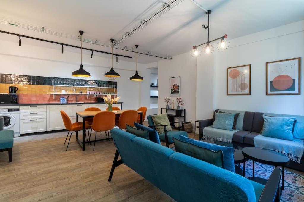 Artist & Design Loft 8 Guests 5 Min. From Metro — 4-Star Luxury Hotel in Paris, France