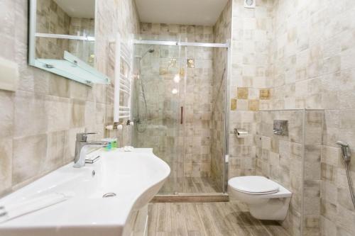 NEW Downtown Apartment