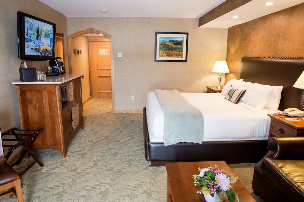Golden Arrow Lakeside Resort - photo 8