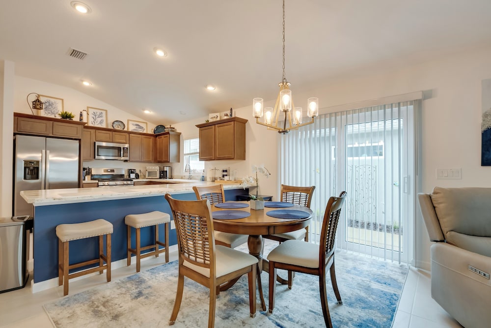 Lanai and Resort Amenities The Villages Getaway in Wildwood, United States