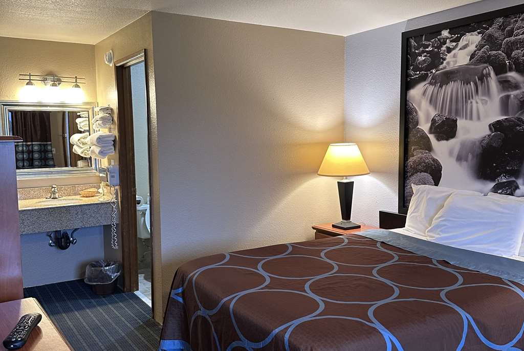 Super 8 by Wyndham Vancouver East - photo 14