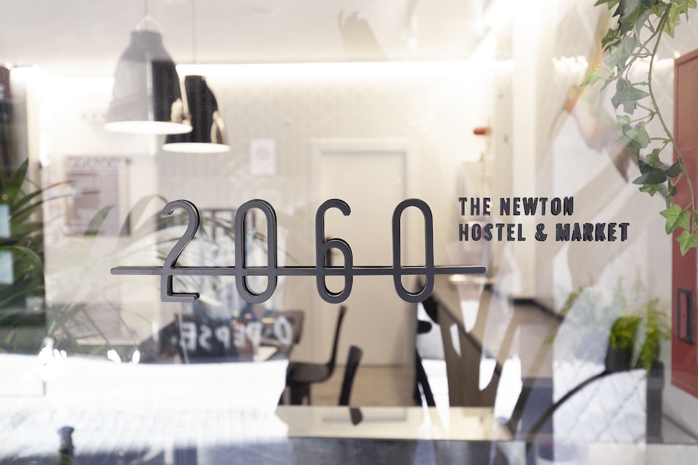 2060 The Newton Hostel & Market Madrid hotel