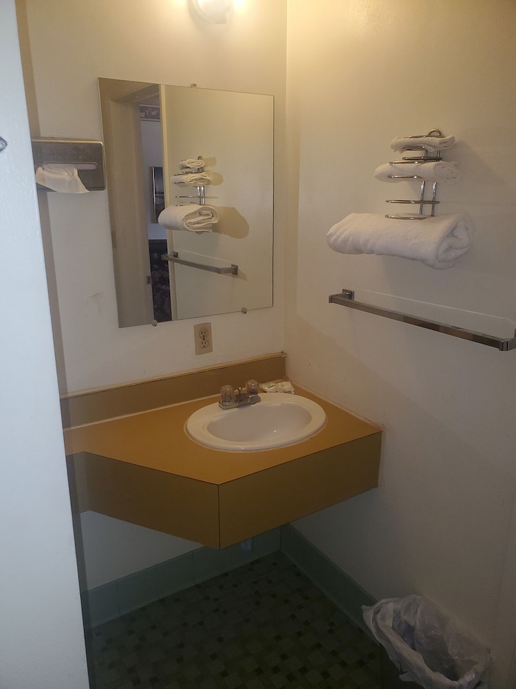 Point Motel - photo 6