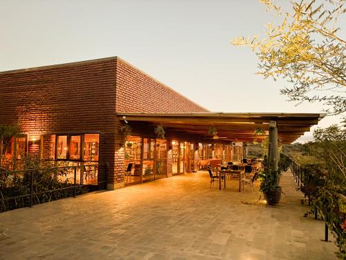 Suricata Boma Lodge — 4-Star Luxury Hotel in Mto Wa Mbu, Tanzania