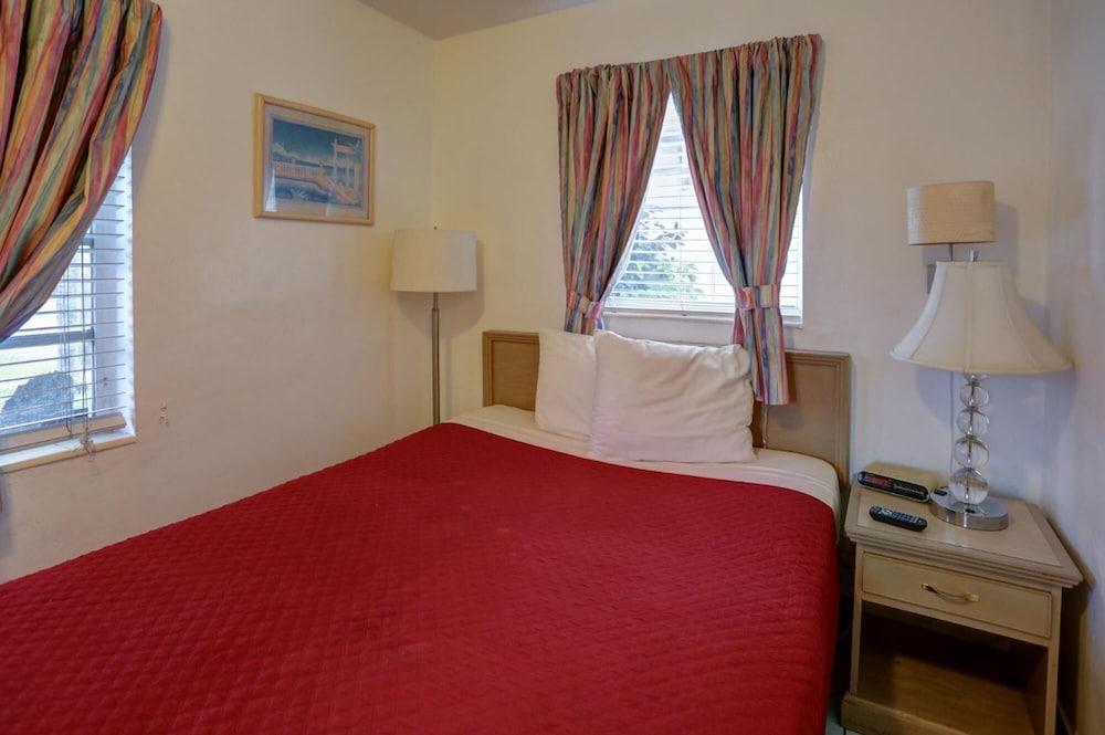 Richard's Motel Extended Stay - photo 17