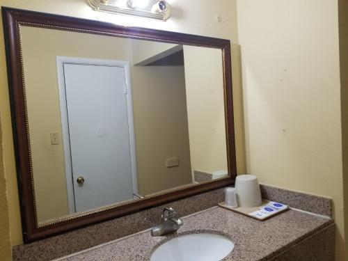 America's Value Inn - photo 20