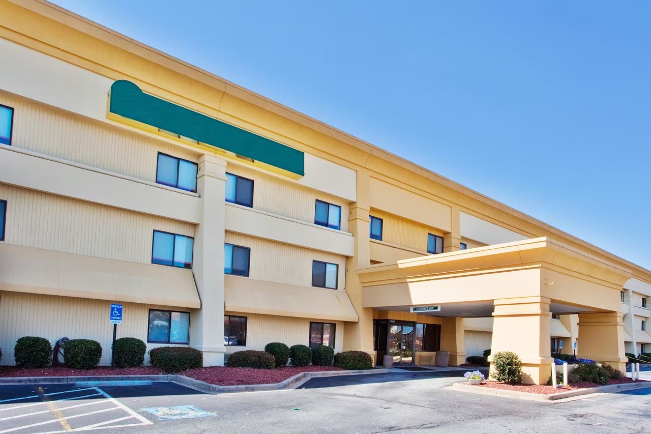 Travelodge by Wyndham Columbus State University - photo 2