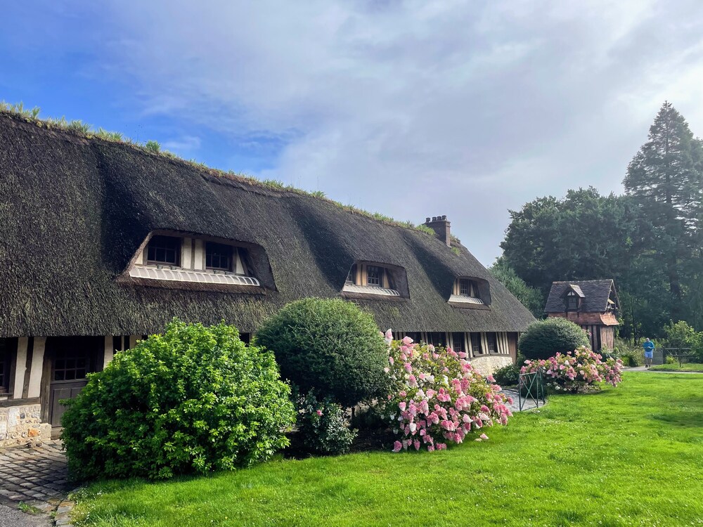 La Chaumière Normande — hotel in Bernieres-Sur-Mer