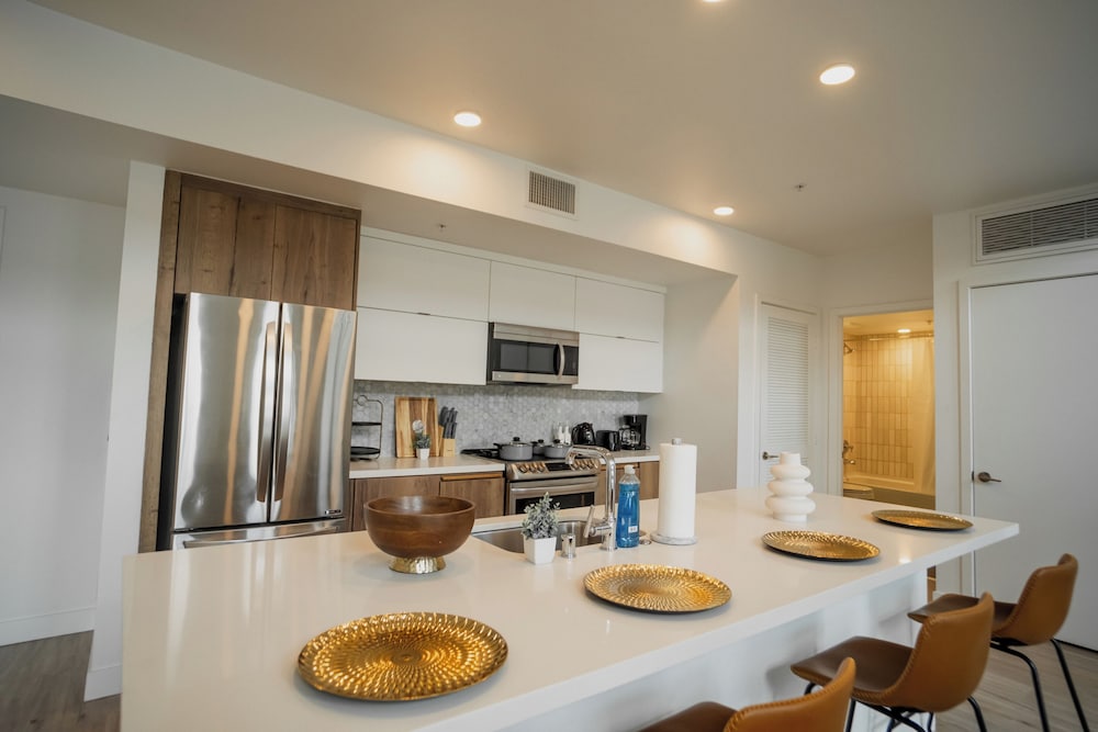 Chic Urban Retreat in Heart of LA - photo 20
