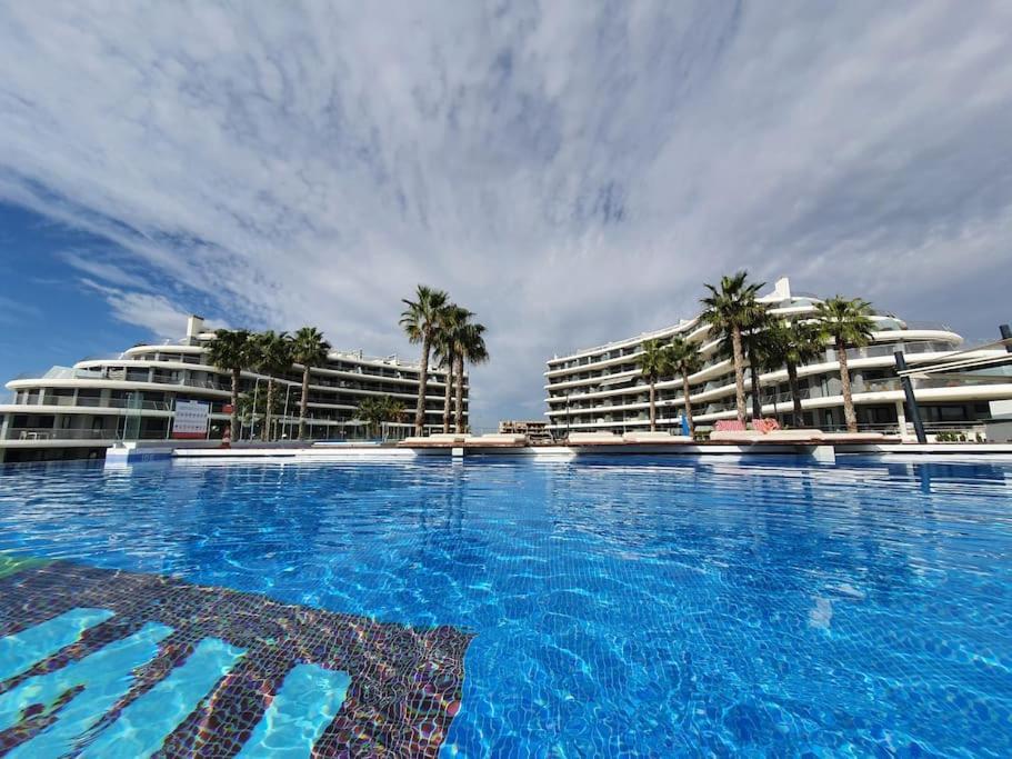 Apartment with Magnificent Seeview And All Luxury — 4-Star Luxury Hotel in Elche, Spain
