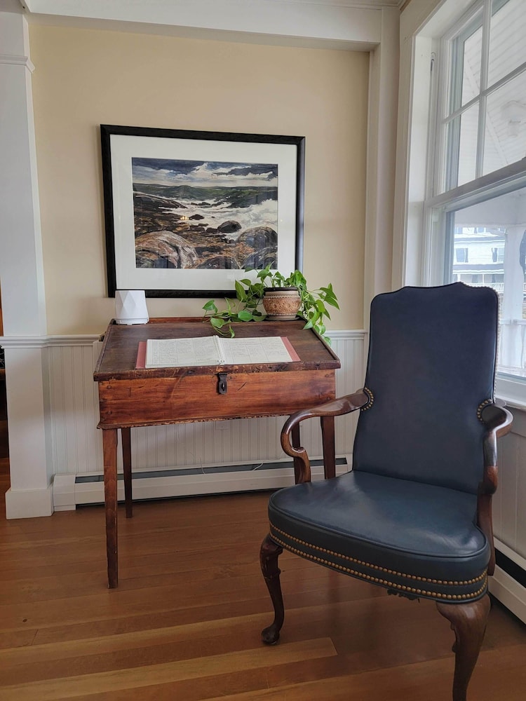 East Wind Inn on the Water - photo 28