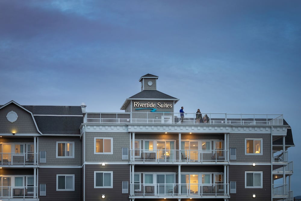 Rivertide Suites Hotel - photo 32