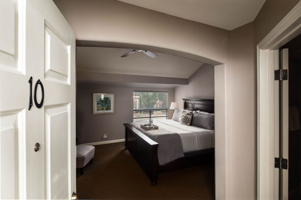 The Inn Above Oak Creek - photo 24