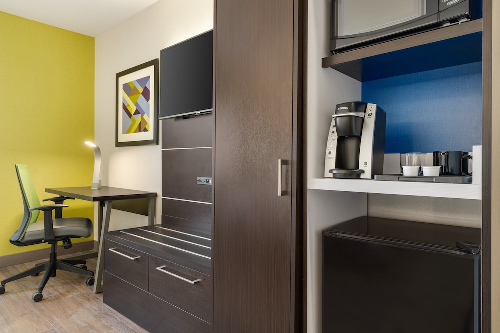 Holiday Inn Express Jamaica JFK AirTrain NYC by IHG - photo 23