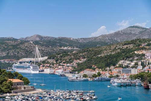 Oasis Apartment — 4-Star Luxury Hotel in Dubrovnik, Croatia