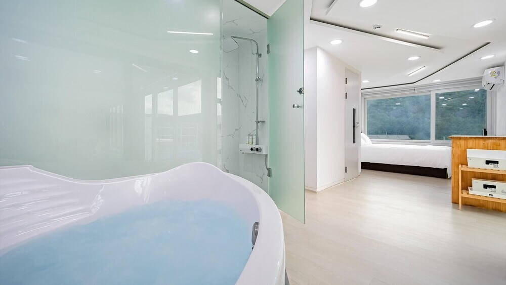Gyeongju CELL27 Pool Villa — 4-Star Luxury Hotel in Gyeongju, South Korea