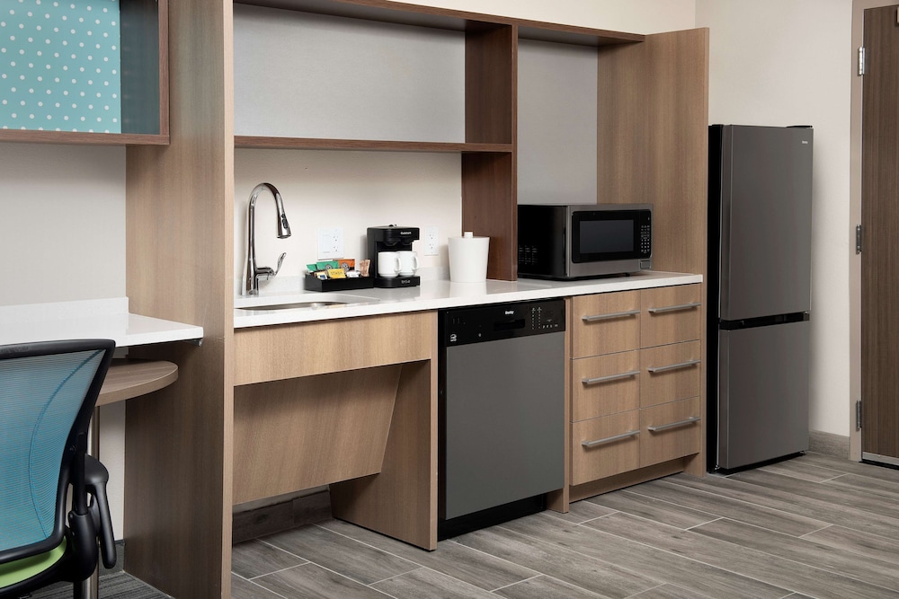 Home2 Suites by Hilton Miami Airport South Blue Lagoon - photo 20