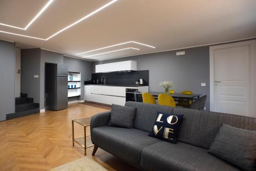 Dimora Scura — 4-Star Luxury Hotel in Naples, Italy
