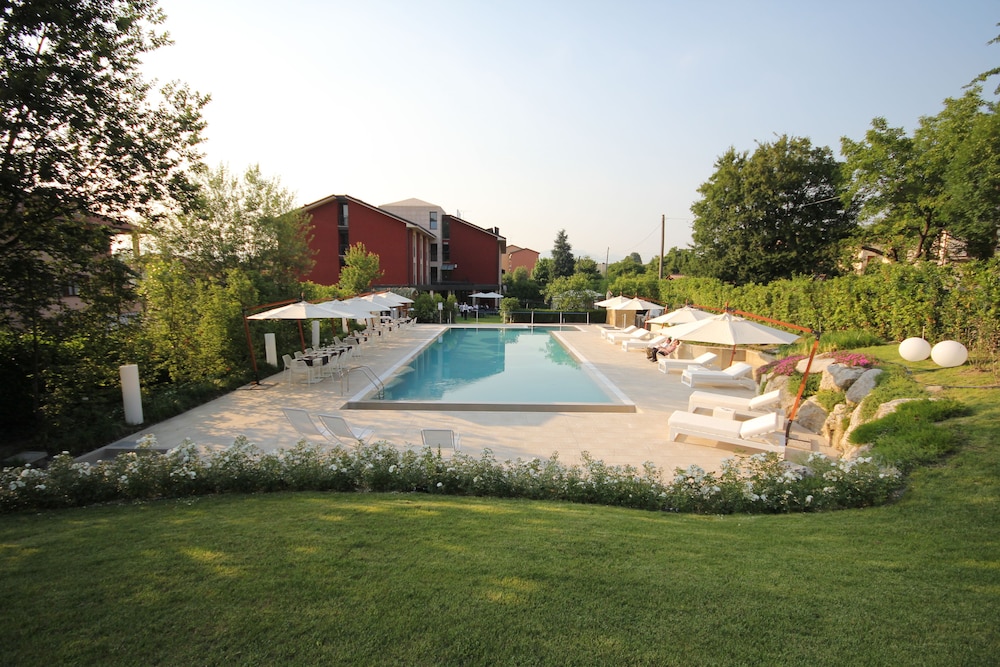 Red's Redaelli Hotel - last minute hotel in Barzano
