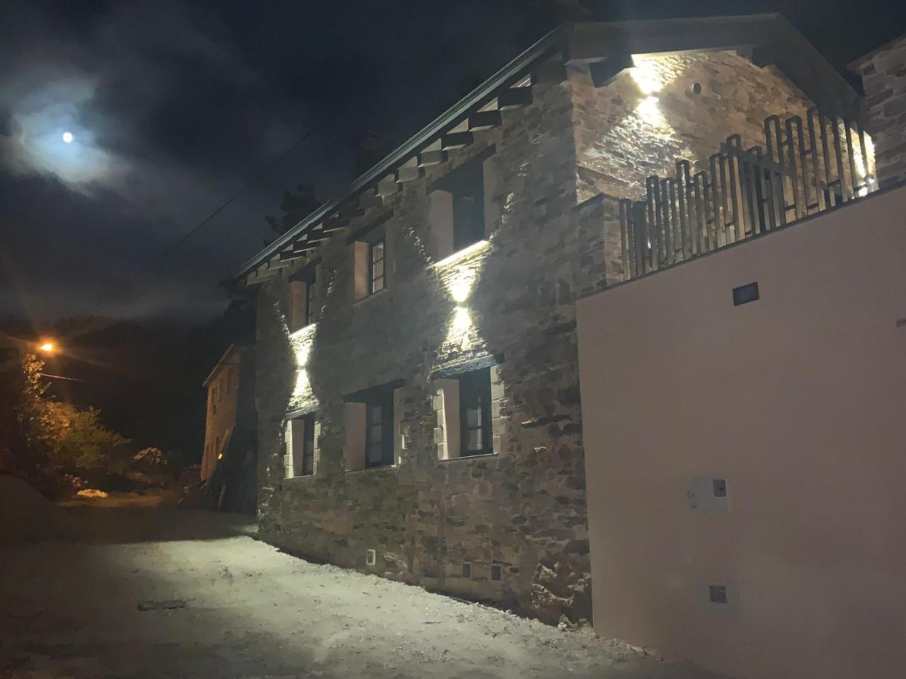 Pilupeta Casa de Aldea — 4-Star Luxury Hotel in San Tirso De Abres, Spain
