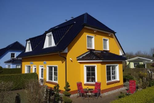 Beliebtes Fh Mowe Nur 2 Minuten Vom Strand Wlan Inklusive — Zingst