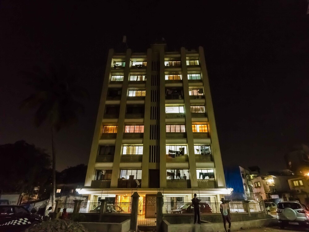 OYO 4573 Apartment near BKC