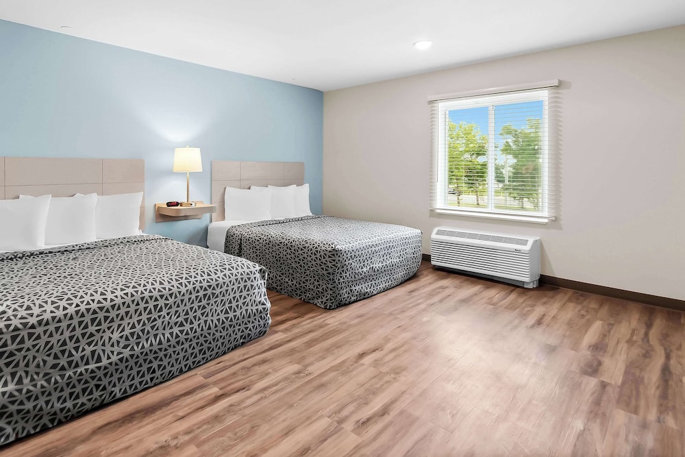 Woodspring Suites Pensacola West - photo 17