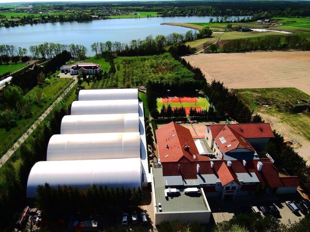 Rodan - carbon neutral hotel in Kornik