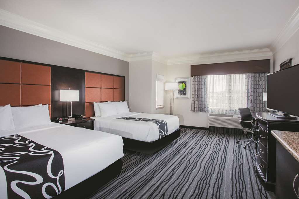 La Quinta Inn & Suites by Wyndham Dublin Pleasanton - photo 8