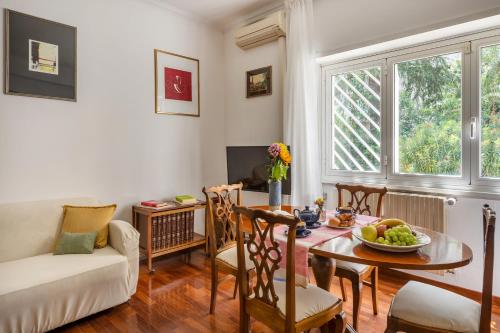 Anna luxury apartment Salario Parioli Roma — 4-Star Luxury Hotel in Rome, Italy