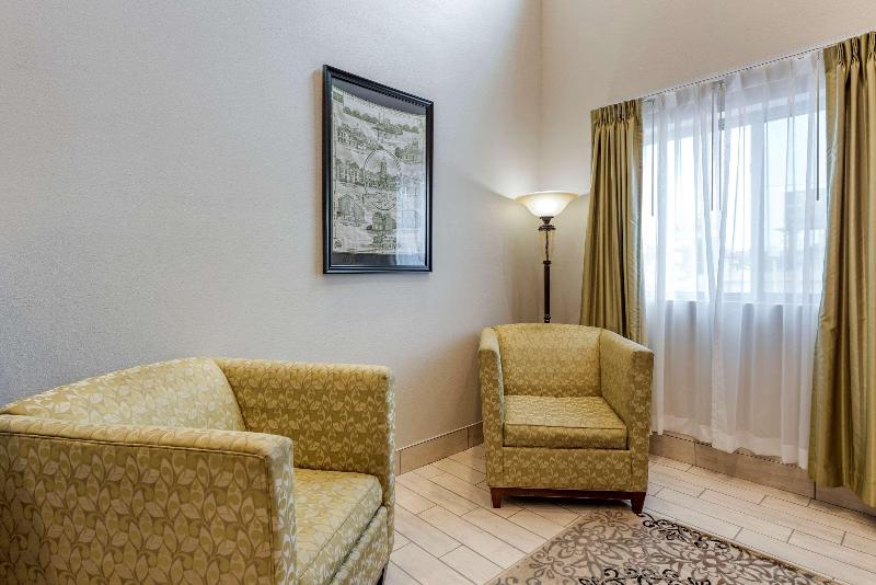 Quality Inn & Suites Evansville Downtown - photo 8