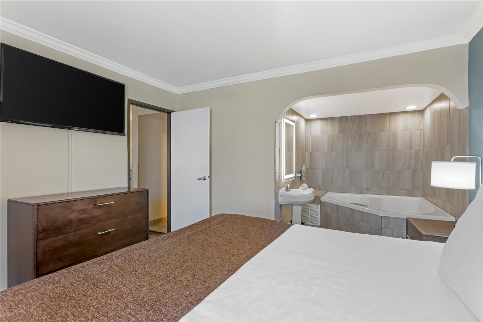 Best Western InnSuites Tucson Foothills Hotel & Suites - photo 4